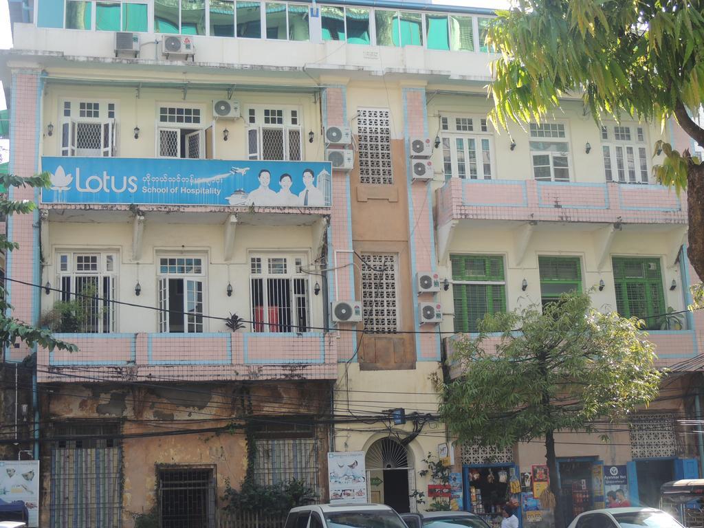Lotus Bed & Breakfast Yangon Ngoại thất bức ảnh